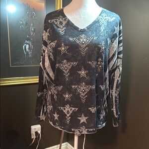 Women's Black and Gray Patterned Top